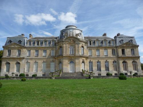 Château de Champlâtreux, côté jardin (1751-1757)